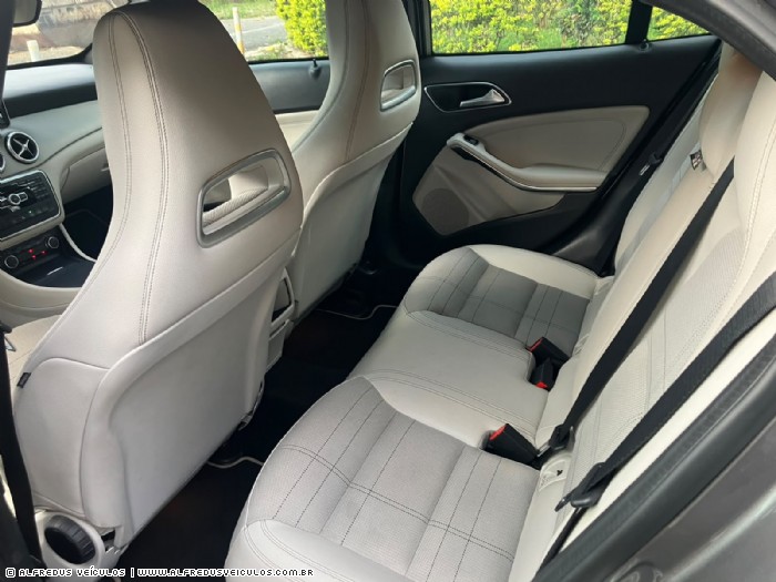 Mercedes-Benz GLA 200 ADVANCE 2015/2015